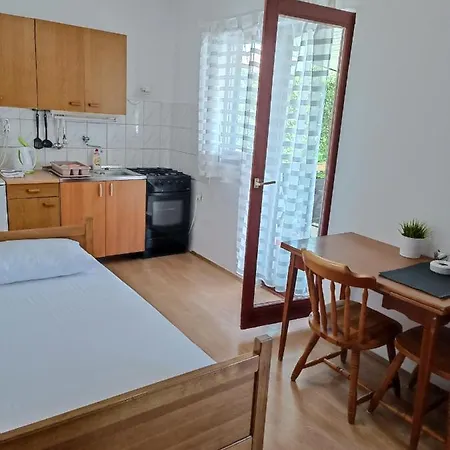 Daire Branka- 4 In House- 1 Has Jacuzzi