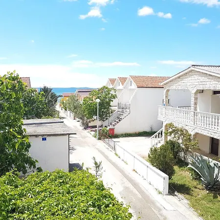 Appartamento Branka- 4 In House- 1 Has Jacuzzi Vir