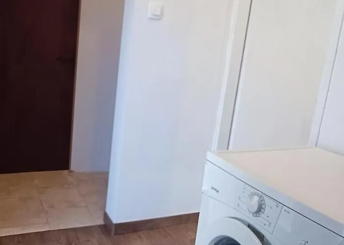 Branka- 4 In House- 1 Has Jacuzzi 아파트 *