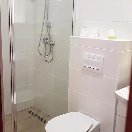Branka- 4 In House- 1 Has Jacuzzi *