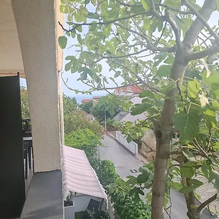 דירה Branka- 4 In House- 1 Has Jacuzzi ויר