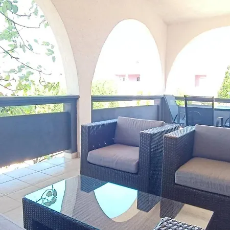 Branka- 4 In House- 1 Has Jacuzzi Apartment *