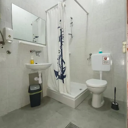Branka- 4 In House- 1 Has Jacuzzi Apartment *