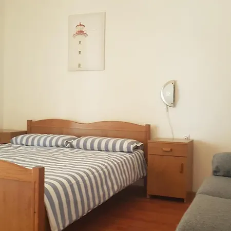 Branka- 4 In House- 1 Has Jacuzzi * ויר