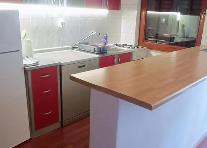 Branka- 4 In House- 1 Has Jacuzzi